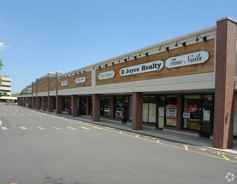 More Photos Of 272-300 S Main St, New City Storefront For Lease