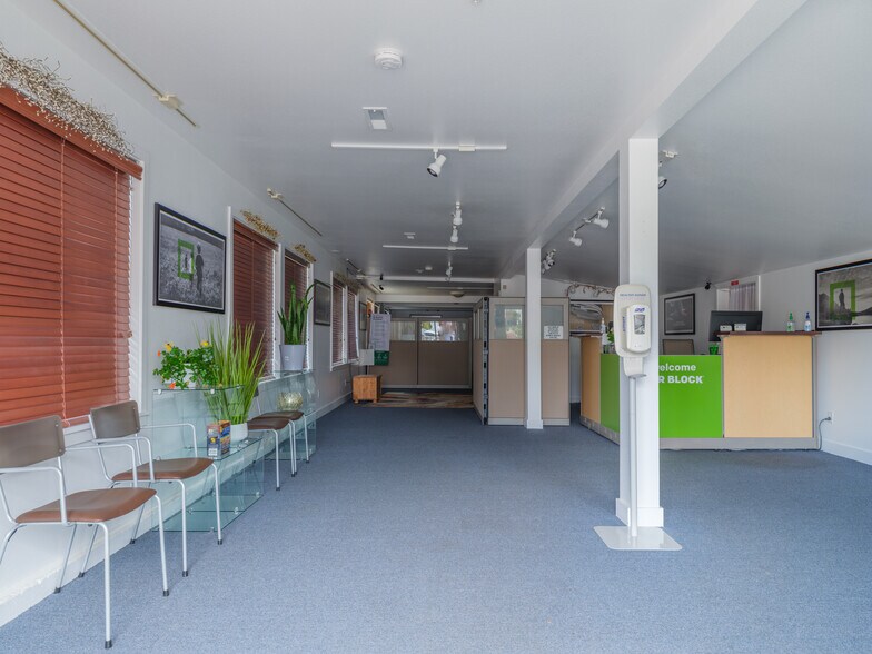 More Photos Of 3003 Highway 101 N, Gearhart Self Storage For Sale