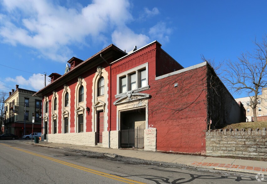 More Photos Of 1050 E McMillan St, Cincinnati Office For Sale