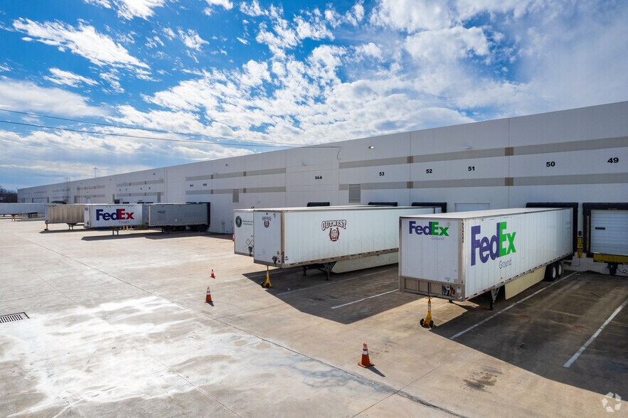 More Photos Of 5400 Sandshell Dr, Fort Worth Warehouse For Lease