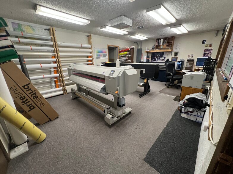 More Photos Of 1720 Main St, Lander Warehouse For Sale