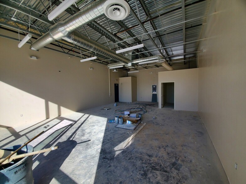 More Photos Of 3201 Oak, Phoenix General Retail For Lease