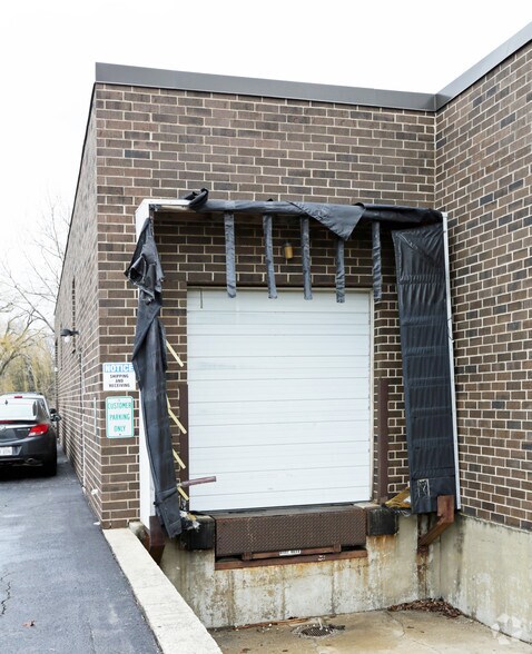 More Photos Of 201-207 William St, Bensenville Warehouse For Lease