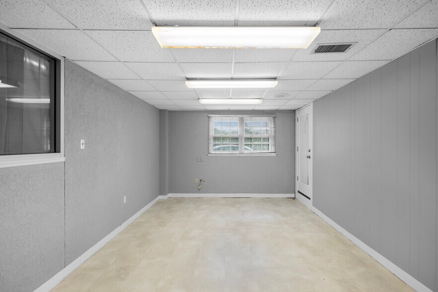 More Photos Of 1315 Harding Hwy, Richland Office Residential For Sale