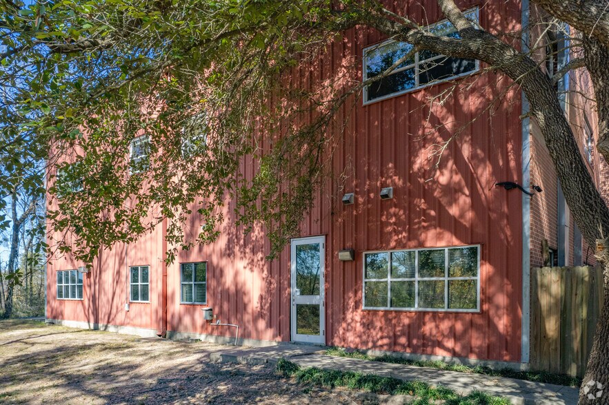 More Photos Of 2101 S Loop 336 W, Conroe Office For Lease