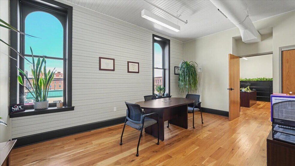 More Photos Of 102 Walnut St, Winona Office Residential For Sale