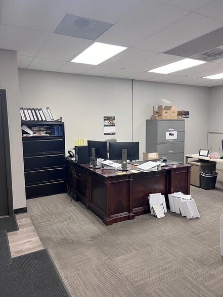 More Photos Of 5000 E 59th St, Kansas City Warehouse For Sale