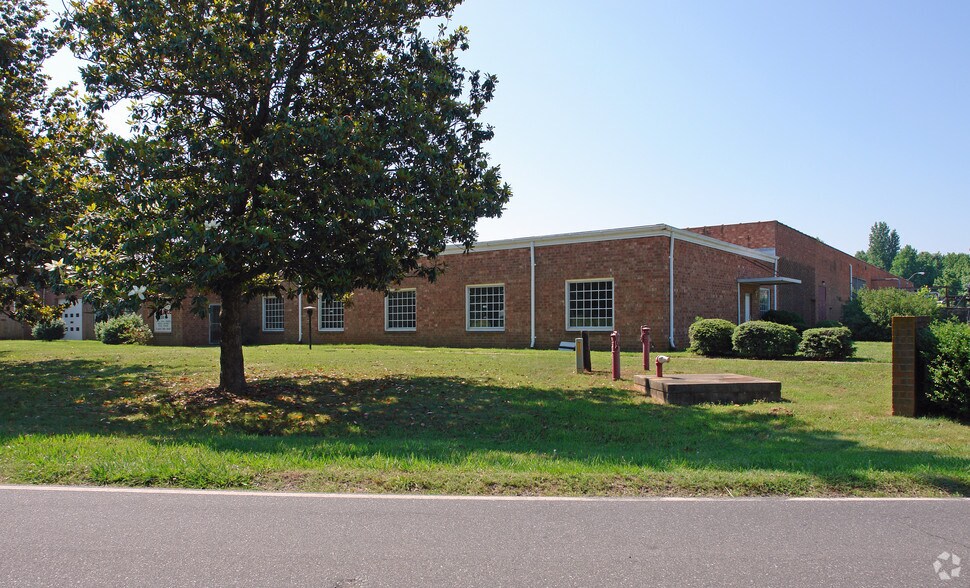 More Photos Of 1000 E Butler Ave, Liberty Manufacturing For Sale