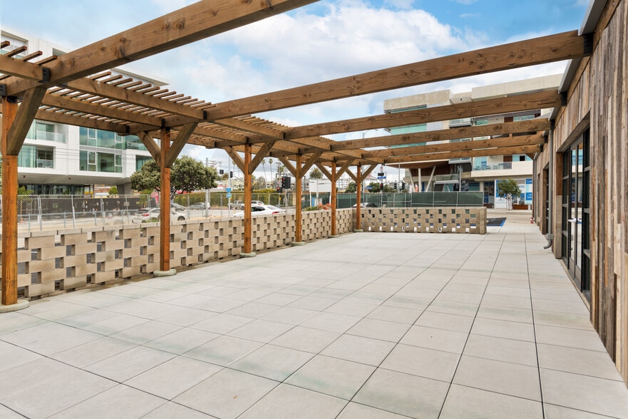 More Photos Of 1600 Lincoln Blvd, Santa Monica Freestanding For Lease