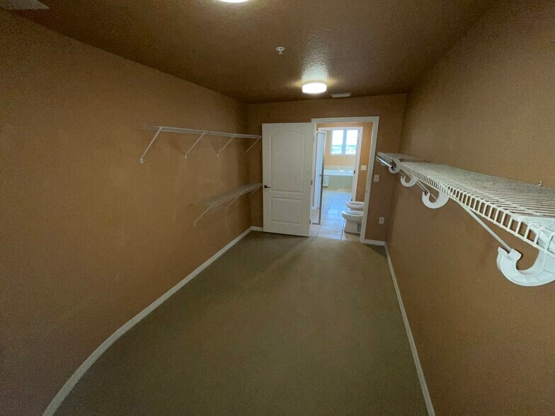 More Photos Of 128 S Beach St, Daytona Beach Apartments For Lease
