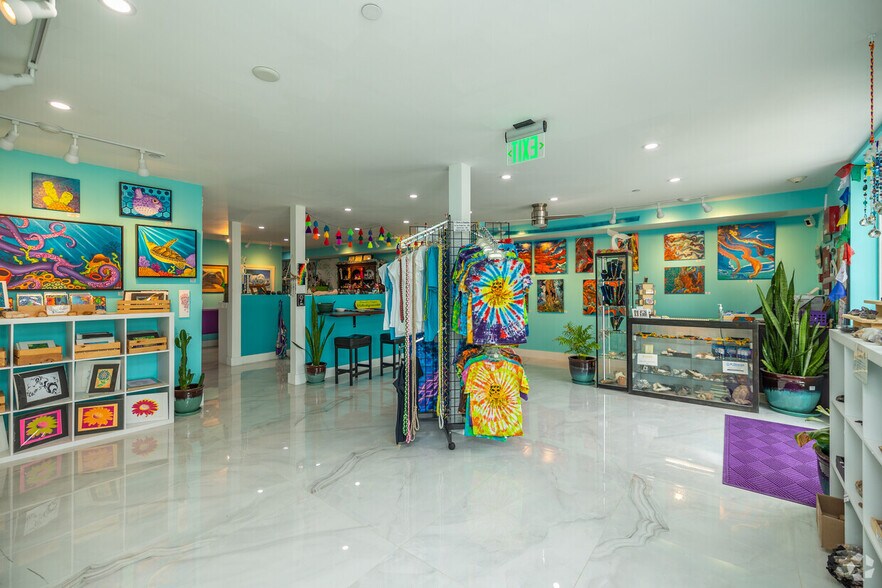 More Photos Of 91865 Overseas Hwy, Tavernier Storefront Retail Residential For Lease