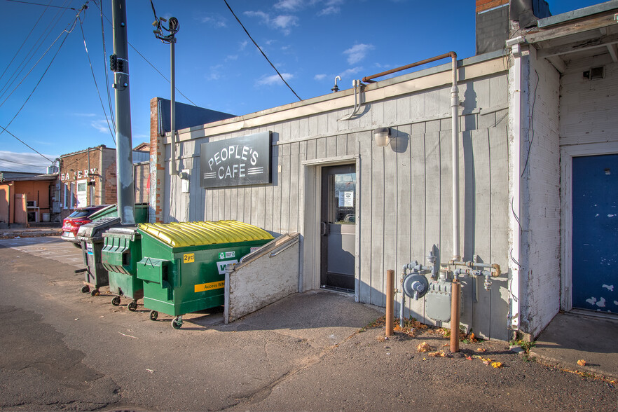 More Photos Of 118 Main St S, Cambridge Storefront For Sale