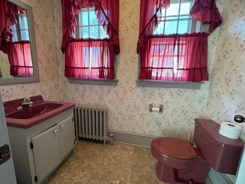 More Photos Of 169 Old Zion Rd, North East Office Residential For Sale