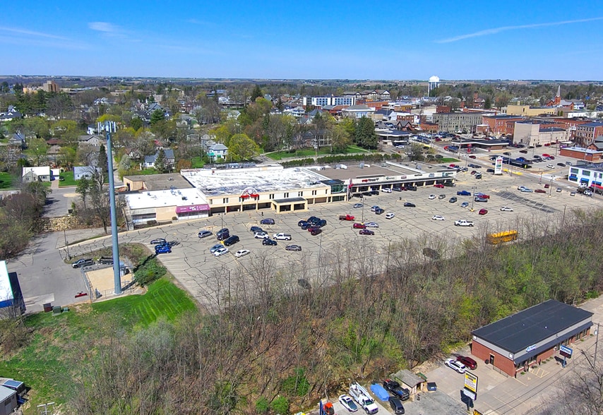 More Photos Of 130-300 McGregor Plz, Platteville Storefront For Sale
