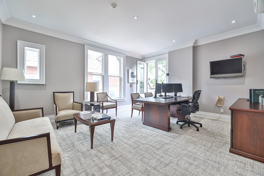 More Photos Of 60 Bedford Rd, Toronto Office For Sale