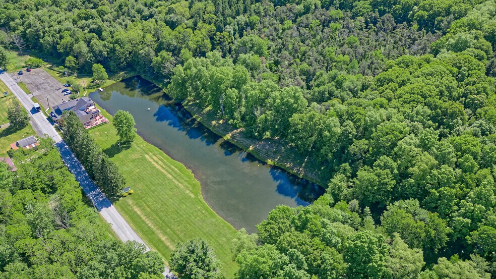 More Photos Of 160 Creamery Rd, Greenville Specialty For Sale