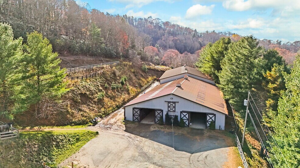 More Photos Of 223 Pine Hill Rd, Boone Horse Stables For Sale