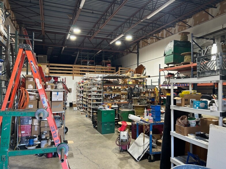 More Photos Of 104 Longwater Dr, Norwell Light Distribution For Sale