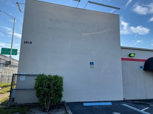 More Photos Of 1815 10th Ave N, Lake Worth Beach Warehouse For Lease