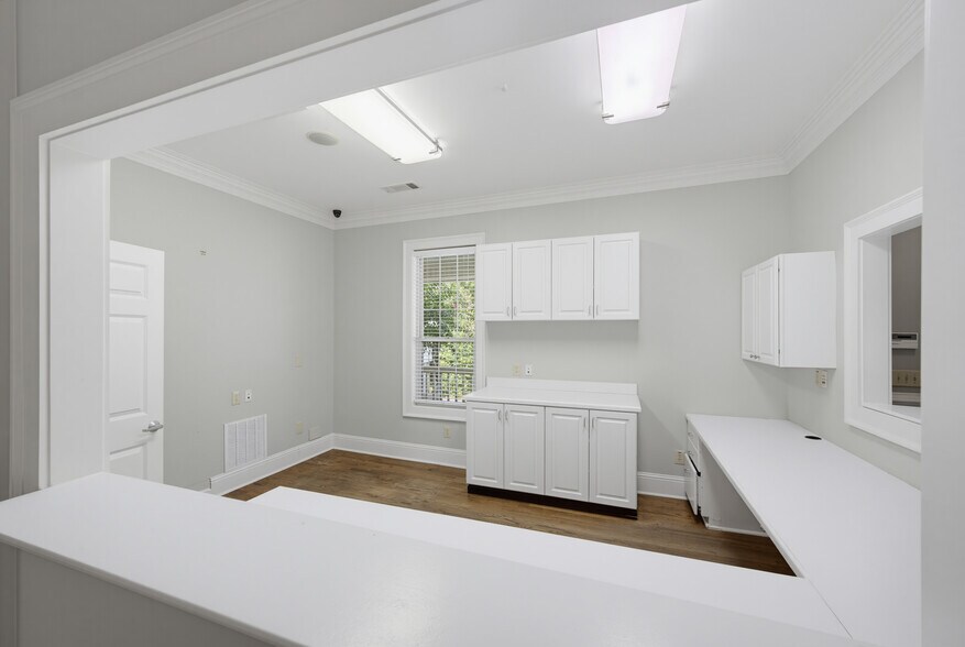 More Photos Of 129 Marble Mill Rd, Marietta Medical For Sale