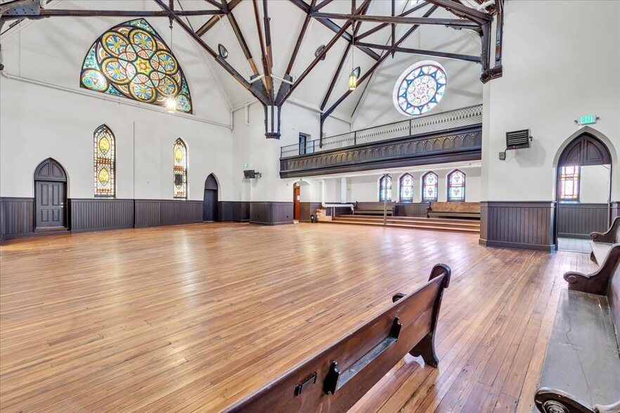 More Photos Of 201 Wilson St, Baltimore Religious Facility For Lease