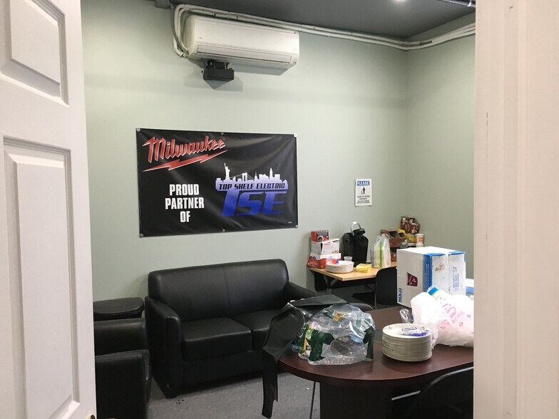 More Photos Of 50-52 Graham St, Jersey City Storefront Retail Office For Lease