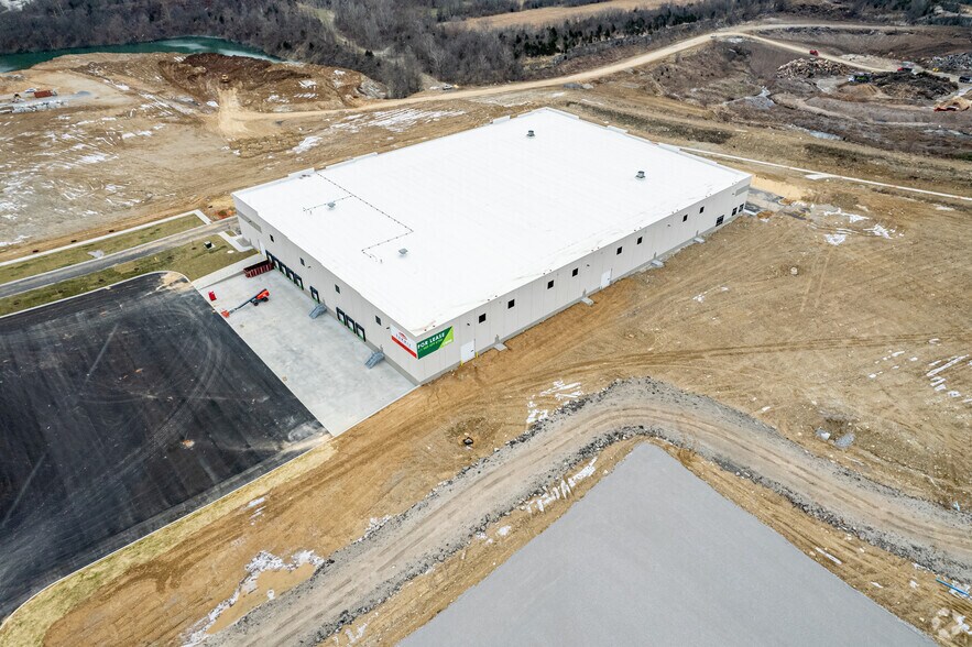 More Photos Of 13620 NE Park Dr, Louisville Warehouse For Lease