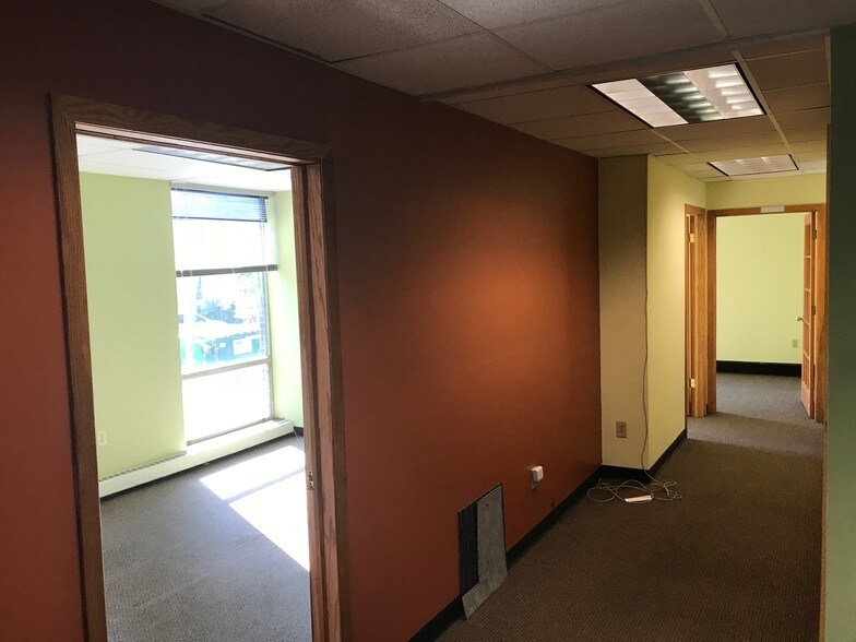 More Photos Of 1845 N Farwell Ave, Milwaukee Loft Creative Space For Lease