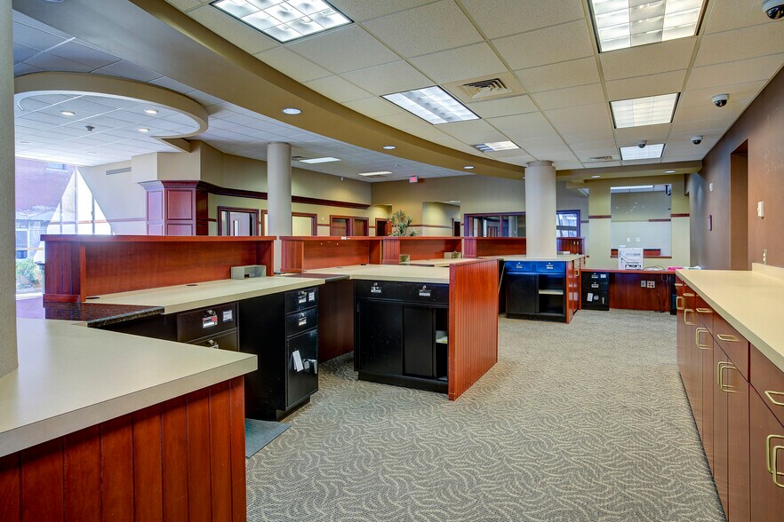 More Photos Of 425 State St, Bristol Bank For Lease