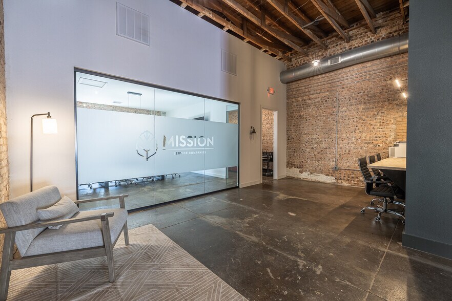 More Photos Of 615 Broadway St, Lubbock Office For Lease