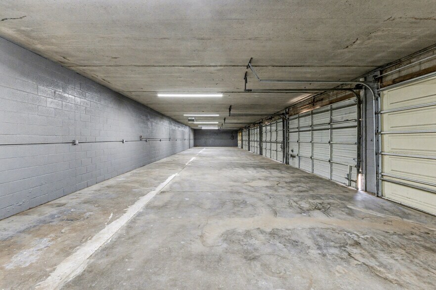 More Photos Of 1417-1421 E Washington St, Phoenix Warehouse For Sale