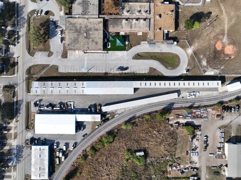 More Photos Of 2810 Maine Ave, Lakeland Warehouse For Sale