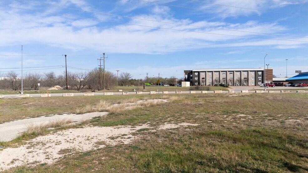 More Photos Of 1990 I 35 N Frontage rd, Round Rock Land For Sale