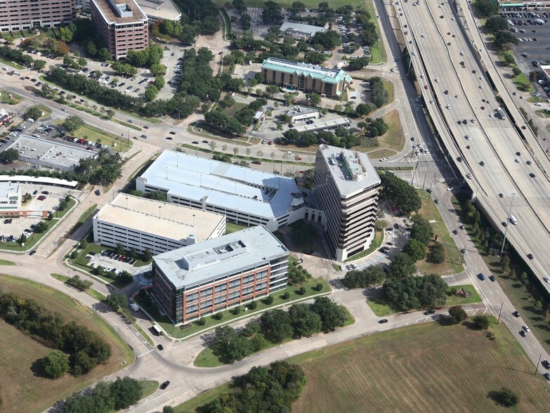 More Photos Of 3 Sugar Creek Center Blvd, Sugar Land Office For Lease