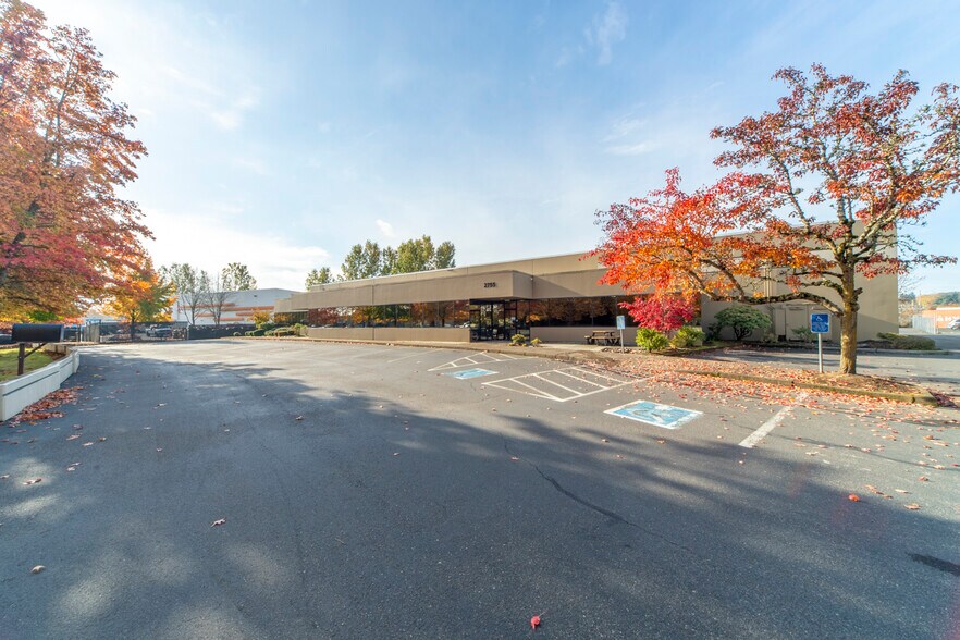 More Photos Of 2755 Pence Loop SE, Salem Medical For Sale