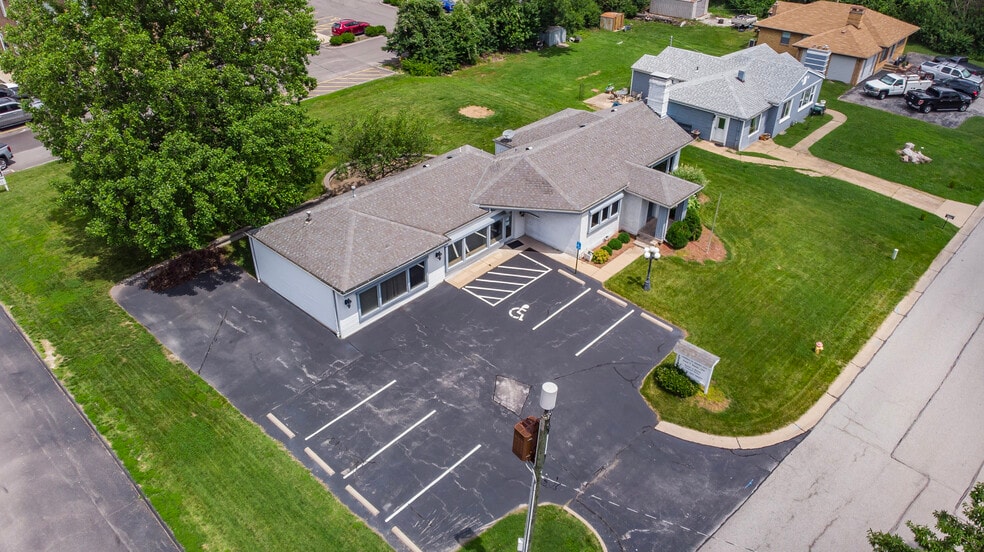 More Photos Of 4163 Crescent Dr, Saint Louis Medical For Sale