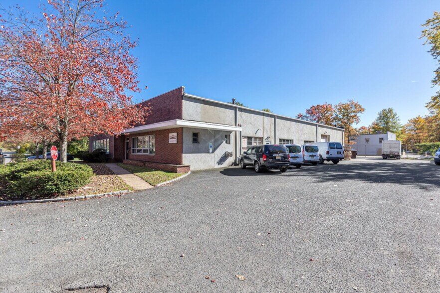 More Photos Of 343 Somerset St, Stirling Warehouse For Lease