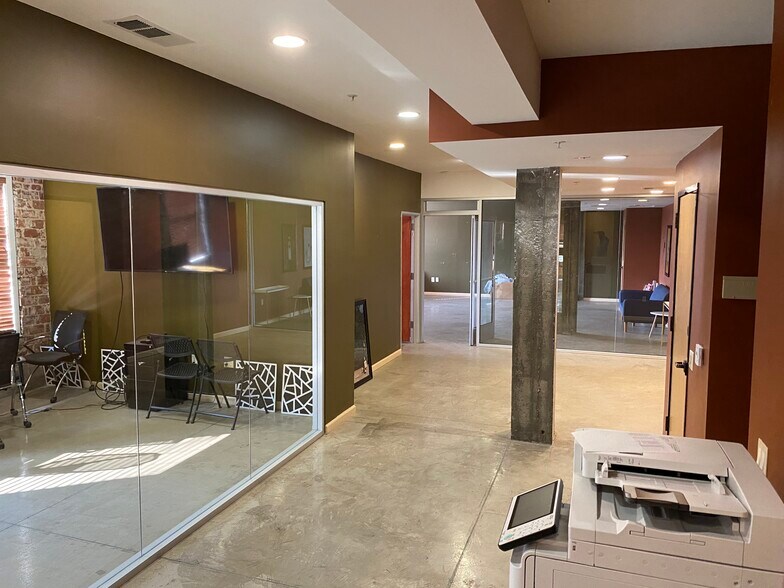 More Photos Of 2125-2139 Kern St, Fresno Loft Creative Space For Lease