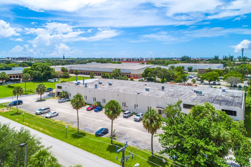 More Photos Of 1498 NW 3rd St, Deerfield Beach Manufacturing For Lease