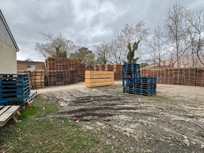 More Photos Of 628 Dunedin Rd, Portsmouth Warehouse For Sale