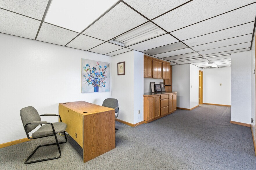 More Photos Of 5000 Bechelli Ln, Redding Office For Sale