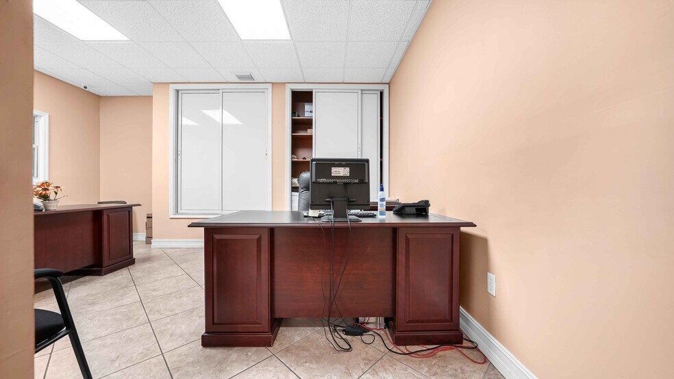 More Photos Of 7450 NW 41st St, Miami Manufacturing For Sale