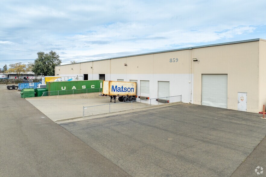 More Photos Of 859 F St, West Sacramento Industrial For Sale