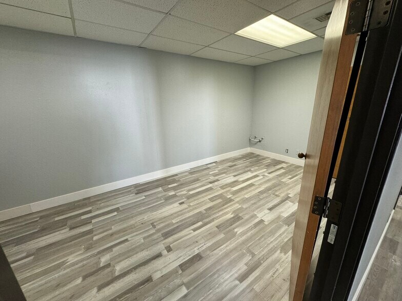 More Photos Of 647 E E St, Ontario Medical For Lease