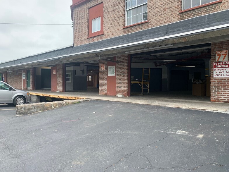 More Photos Of 3199 Albany Post Rd, Buchanan Warehouse For Lease