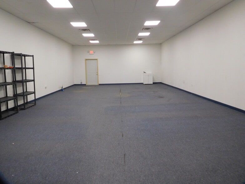 More Photos Of 506-524 W Mondamin St, Minooka General Retail For Lease
