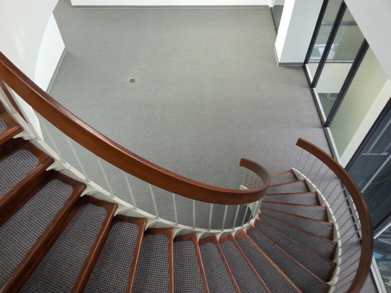 More Photos Of 2439 manhattan Blvd, Harvey Office For Lease