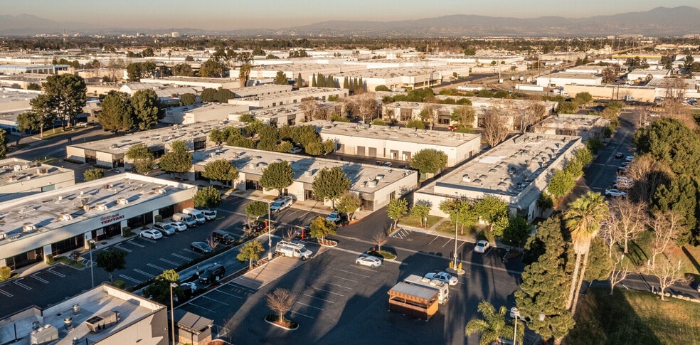 More Photos Of 3629 W MacArthur Blvd, Santa Ana Light Manufacturing For Lease