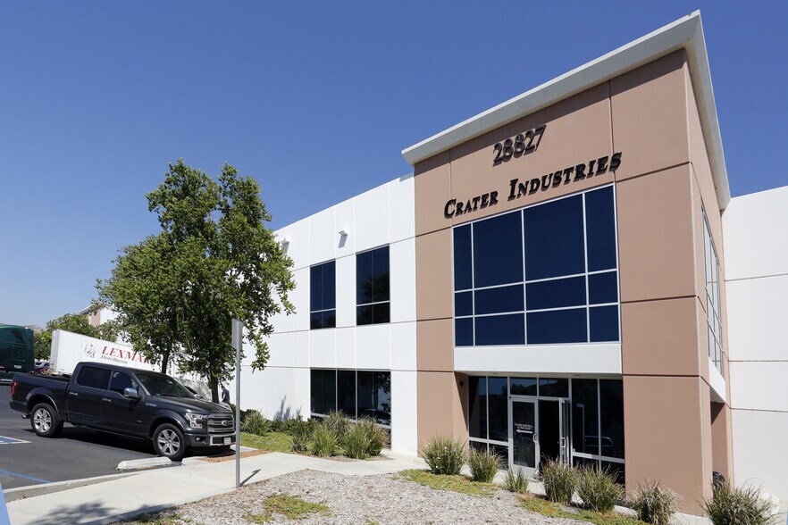 More Photos Of 28875 Industry Dr, Valencia Warehouse For Lease