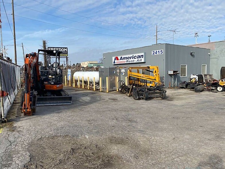 More Photos Of 2415 S Byrne Rd, Toledo Showroom For Sale